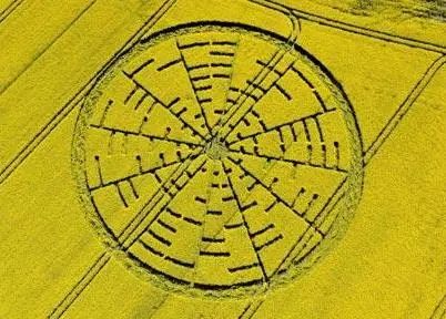 Aerial picture of crop circle at Wilton