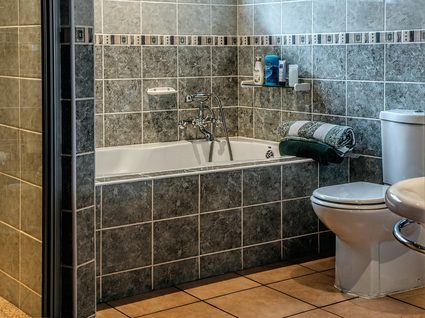 Image of bathroom with beautifully grouted tilework.